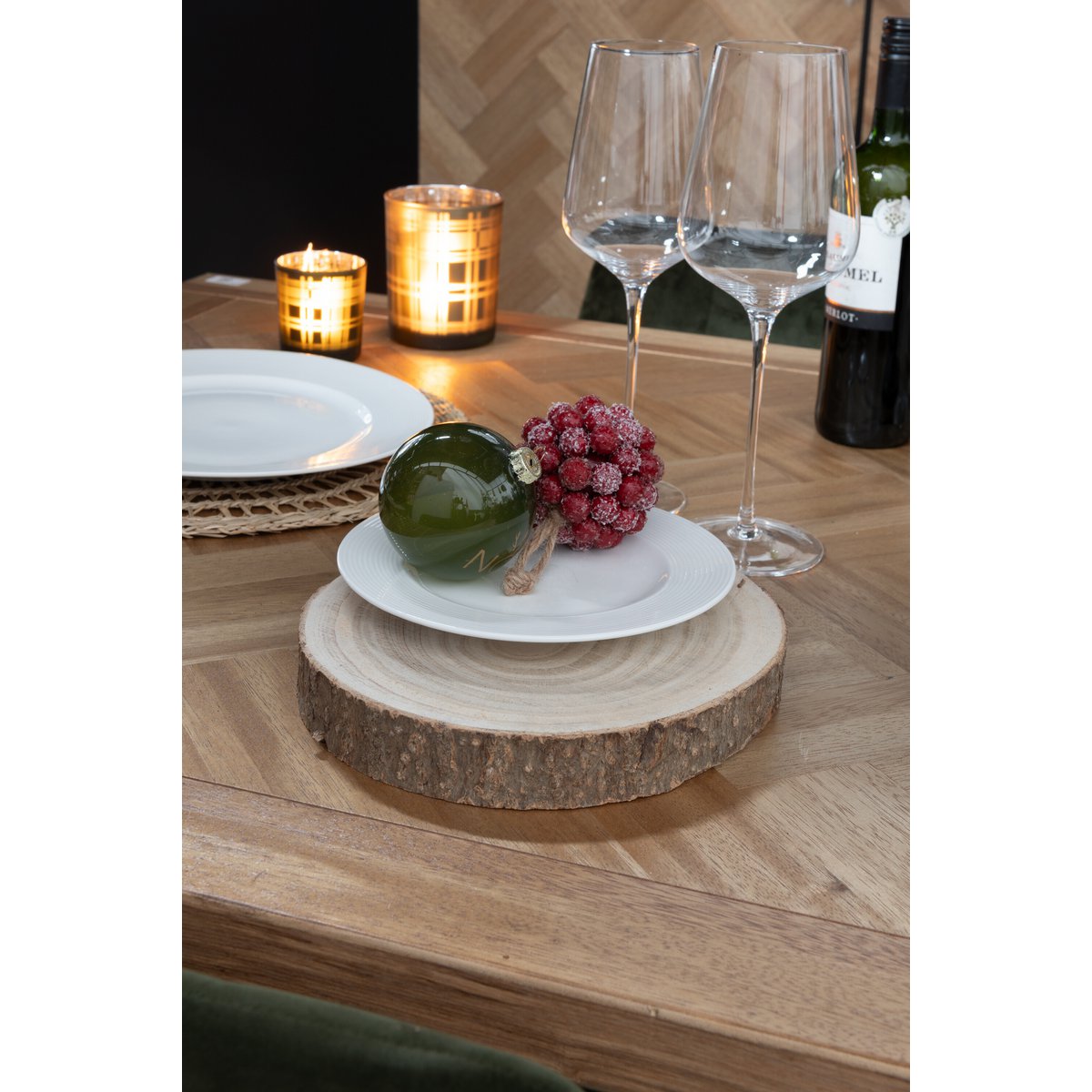 Écorce décorative J-Line posée sur une table, ambiance bohème