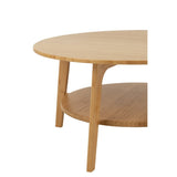 Détail du design en rotin de la table d'appoint