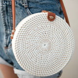Sac rond en rotin blanc fait à la main avec sangles en cuir synthétique, sac à bandoulière Boho Bali, SENJA (blanc)