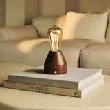 Lampe de table rechargeable en noyer Zavi