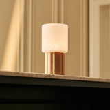 Lampe à poser rechargeable en bois marron clair
