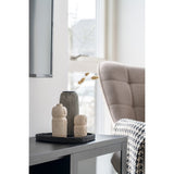 Vase en calcaire, parfait pour une décoration contemporaine