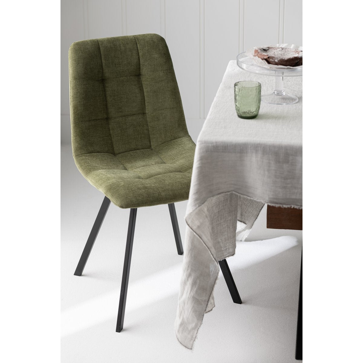 Chaise Clark J-Line avec éclairage naturel