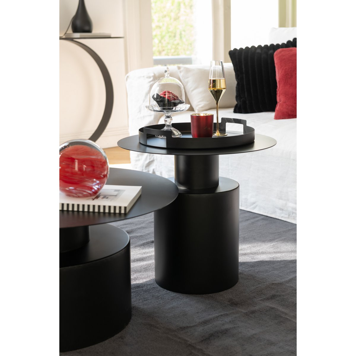 Table basse J-Line ronde en métal noir, vue aérienne