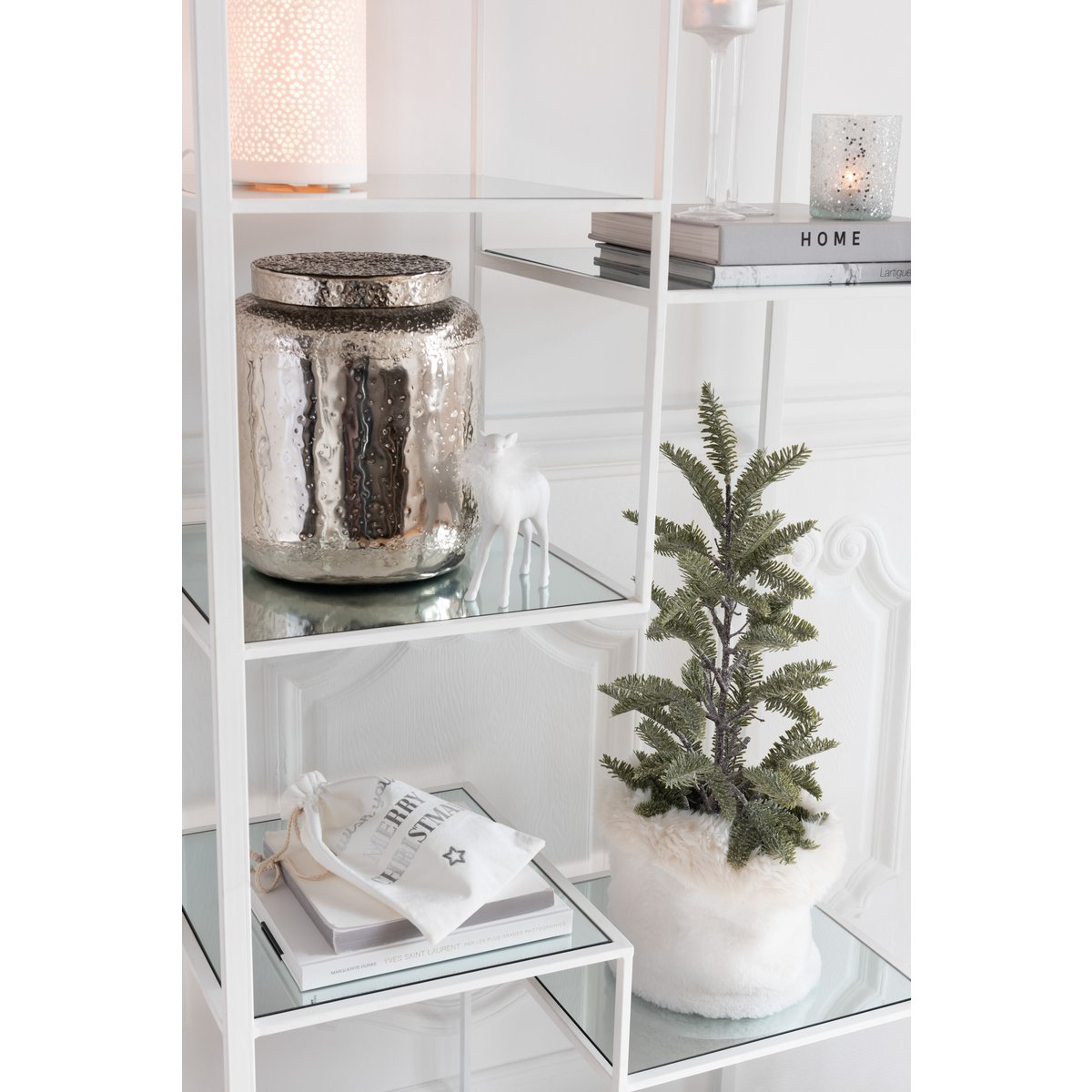 Branche artificielle J-Line en pot, détail du feuillage et du pot