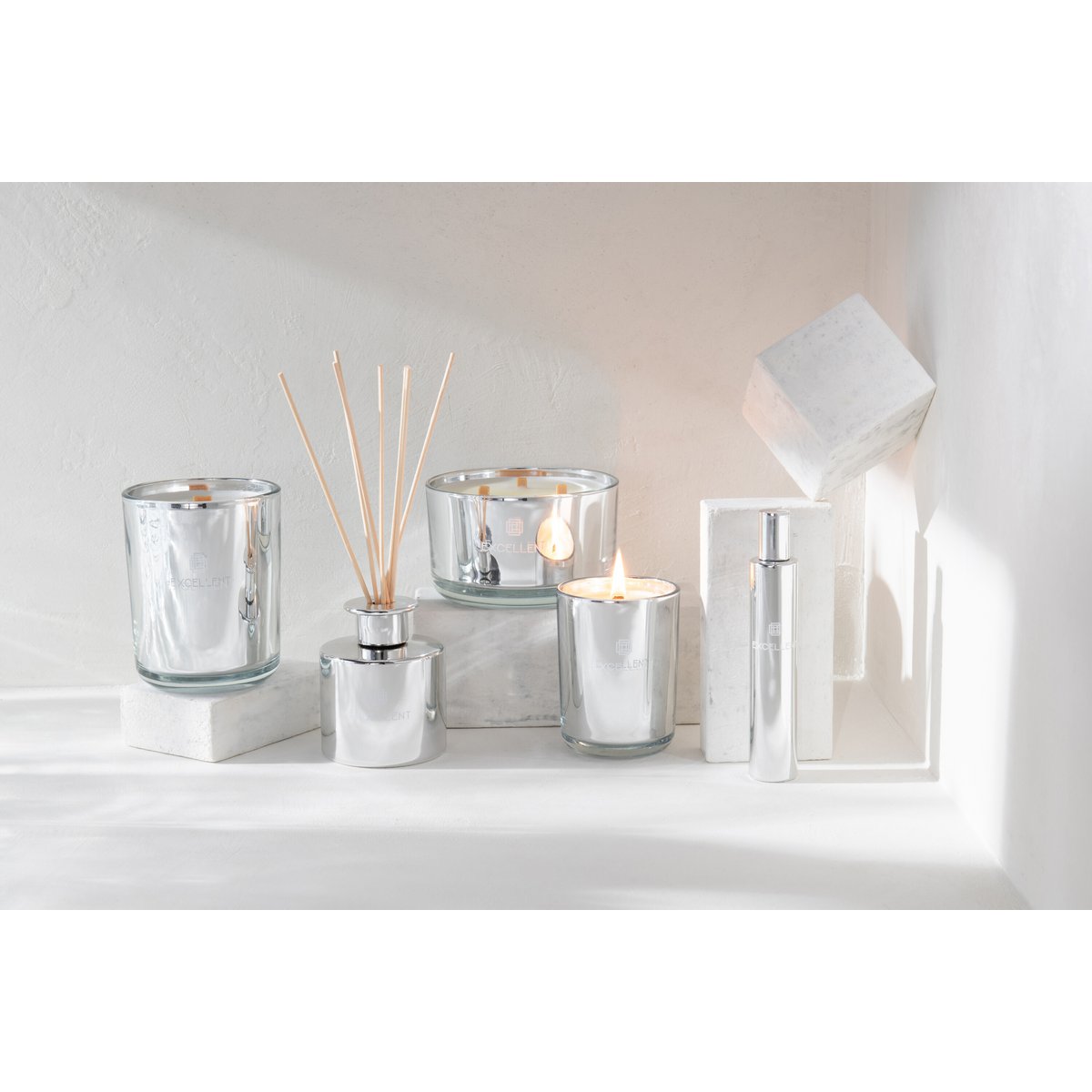 Bâtonnets parfumés J-Line Excellent dans un décor moderne