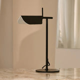 Lampe de commode Marcello en métal noir, vue de face