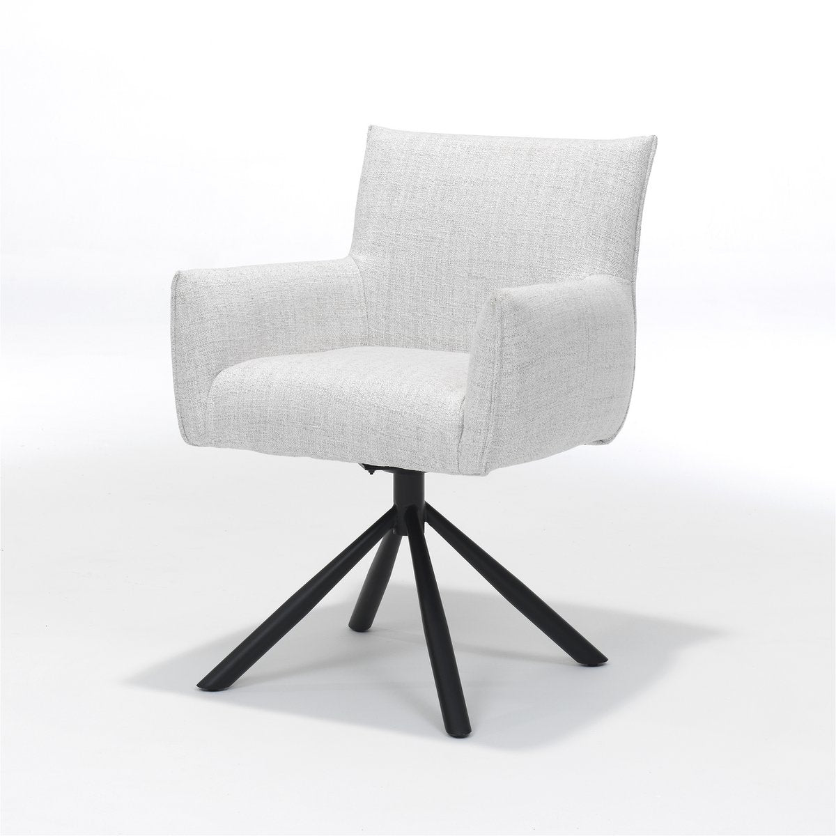 Fauteuil Focus dans un intérieur moderne, ambiance chaleureuse.