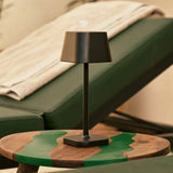 Lampe de table rechargeable noire Ava