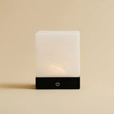 Lampe Yce en bois sans fil noire, design élégant et moderne