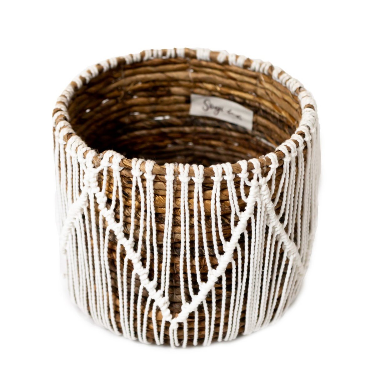 Panier ORIS dans un intérieur moderne, ajoutant une touche boho