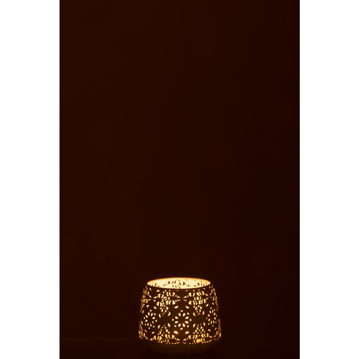 Bougeoir J-Line Oriental, détail du design élégant en métal et verre blanc