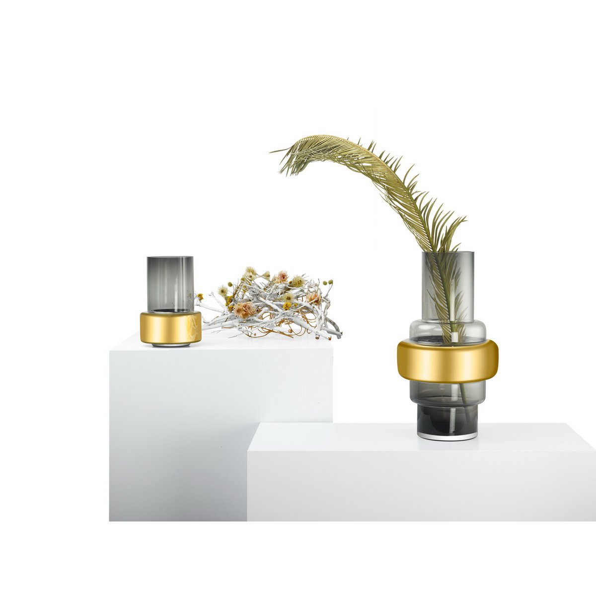 Vase de luxe TYLER 46GO sur fond neutre