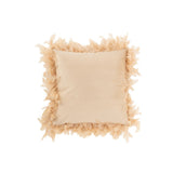 Détail du coussin J-Line Plumes montrant sa texture douce et son design raffiné