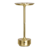 Lampe Lyneham allumée, émettant une lumière chaude
