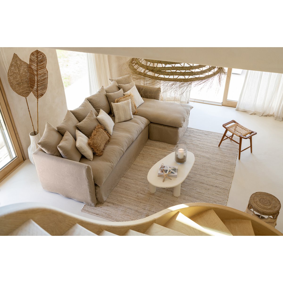 Table d'appoint J-Line Bali en bois blanc, design scandinave élégant