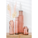 Vase J-Line en verre rose, profil montrant la hauteur et la transparence