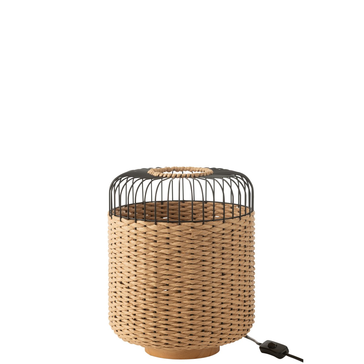 Lampe J-Line en métal naturel, placée dans un salon élégant.