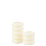 Ambiance chaleureuse avec la bougie J-Line Macaron Blanc