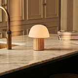 Lampe à poser rechargeable en bois d'hévéa marron clair