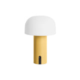 Lampe de table Luca LED de Leitmotiv, abat-jour blanc laiteux et base élégante
