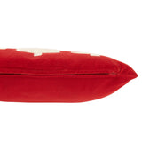 Détail du coussin J-Line en velours rouge et blanc