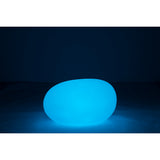 Lampe J-Line allumée, diffusant une lumière blanche douce