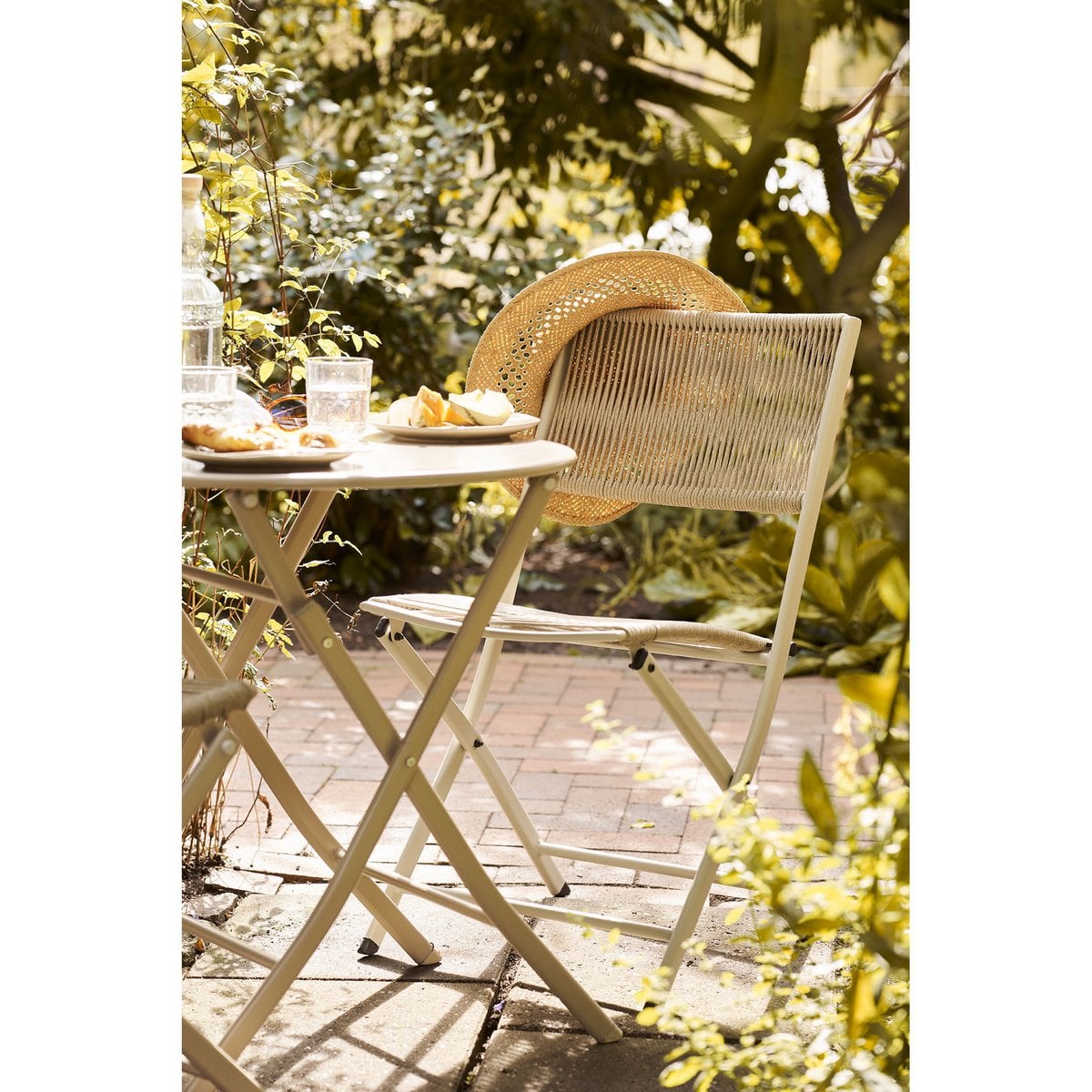 Profil latéral de l'Arcas Ensemble Bistro