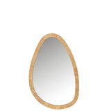 Miroir J-Line en jute et verre, mis en scène dans un salon bohème chic.