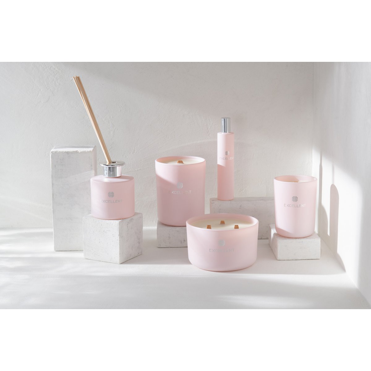 Détail de la flamme de la bougie J-Line rose champagne