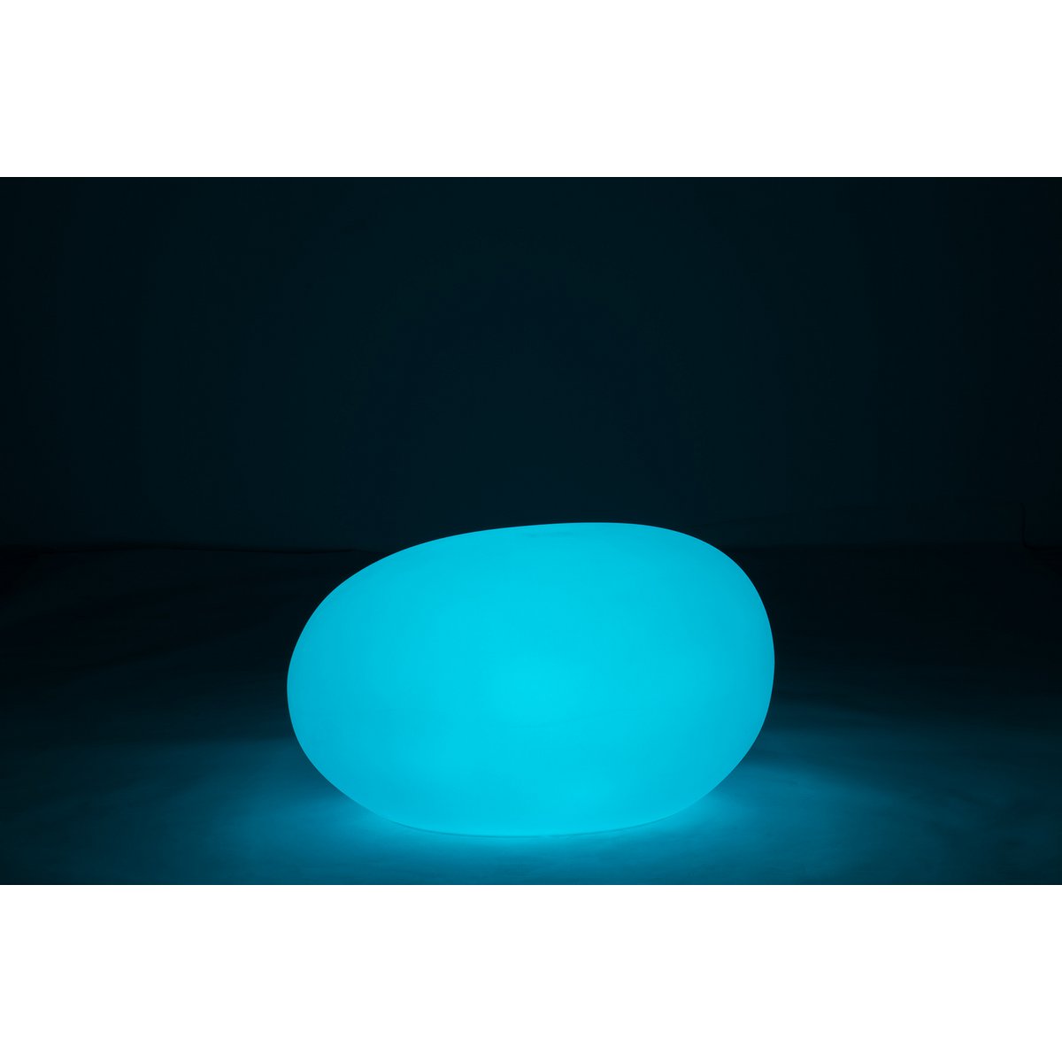 Vue de côté de la lampe LED J-Line avec détails de texture plastique