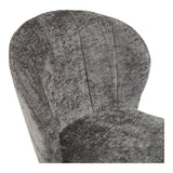 Gros plan sur le dossier gris de la chaise Roanne
