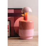 Tabouret Borrar utilisé comme table d'appoint dans un intérieur moderne