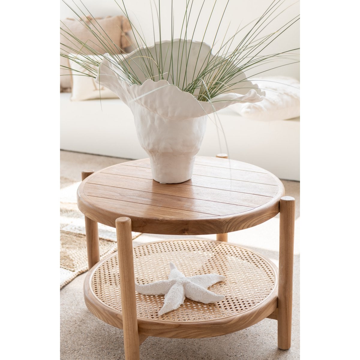 Table d'appoint J-Line avec objets décoratifs