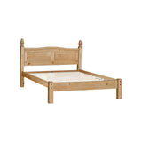Lit double Moebilia en bois naturel avec design épuré