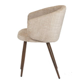 Chaise Luna crème dans une salle à manger élégante