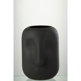 Détail du vase Noe en verre noir, parfait pour des arrangements floraux