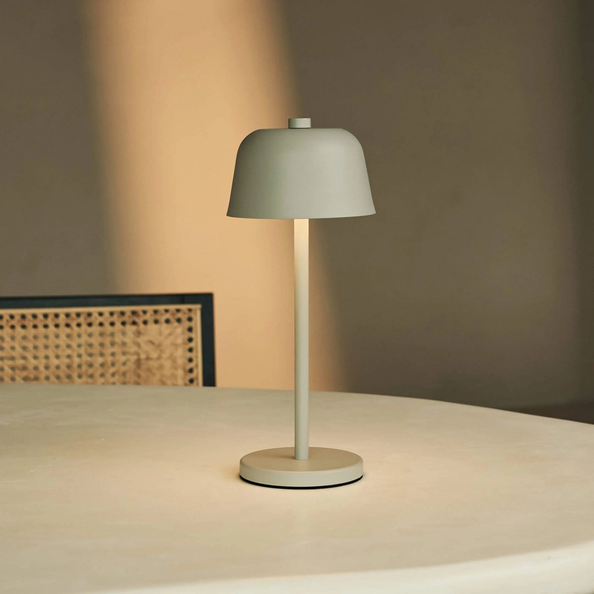 Lampe de table rechargeable Anton Shadow gris