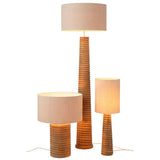 Vue latérale de la lampe J-Line, design scandinave