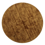 Tapis J-Line marron dans un salon moderne et élégant