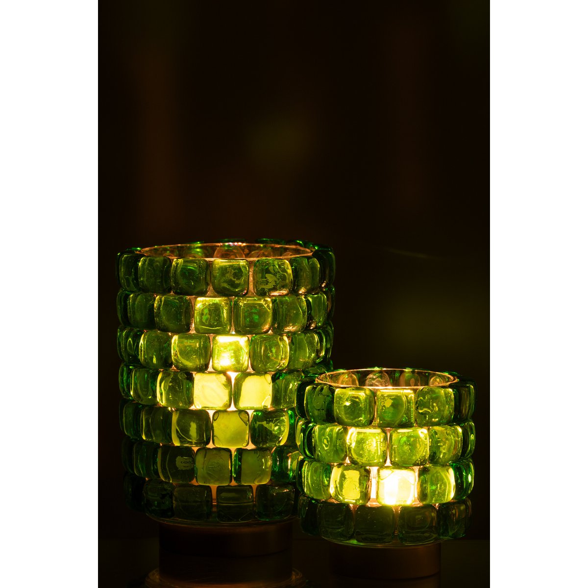 Photophore en verre vert J-Line dans un salon moderne