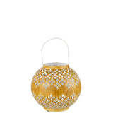 Lanterne J-Line Sphère Perforée, mise en scène extérieure