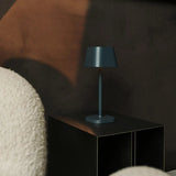 Lampe à poser rechargeable Ava en métal gris
