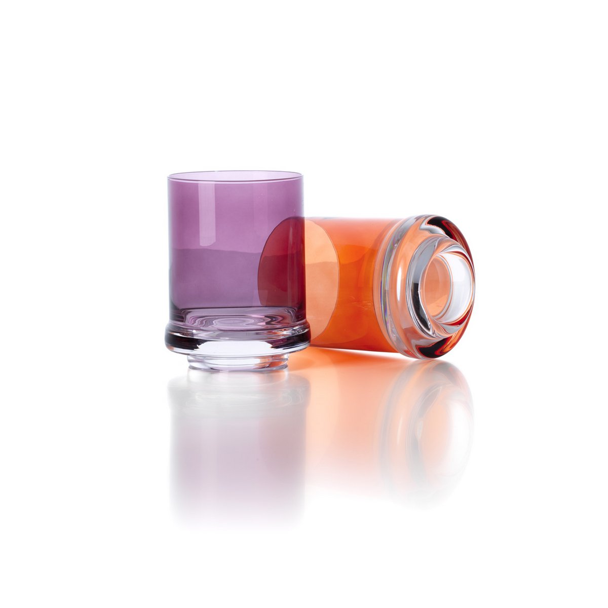 Gobelet DOF avec cocktails, ajoutant une touche de couleur