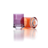 Gobelet DOF avec cocktails, ajoutant une touche de couleur
