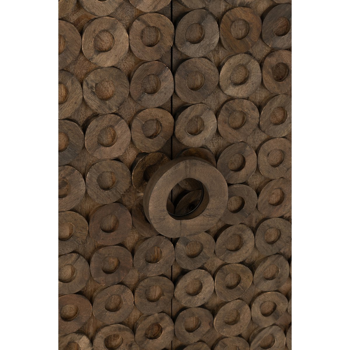 Armoire J-Line avec décorations raffinées