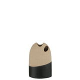 Détail du vase J-Line, céramique raffinée avec des lignes épurées