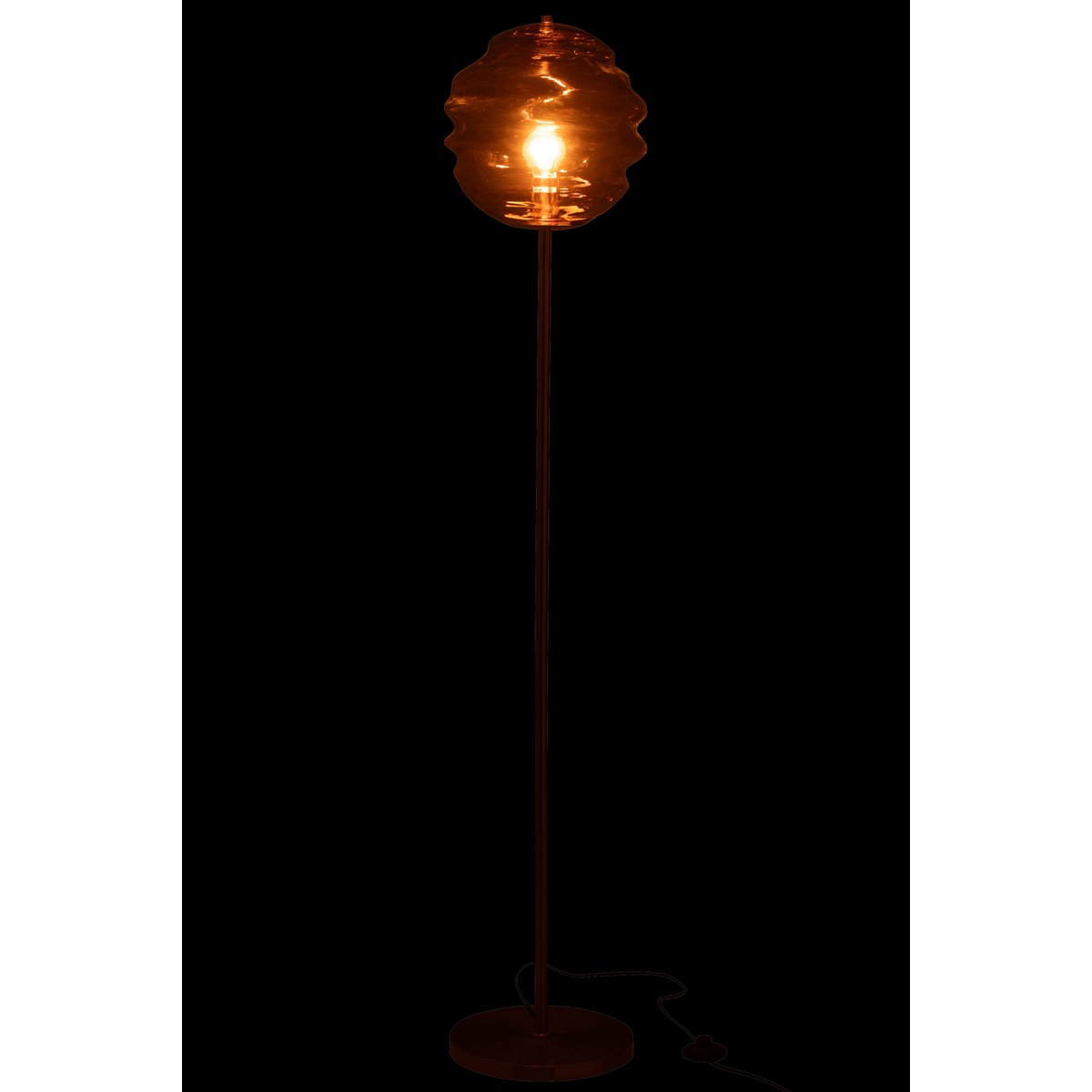 Lampadaire J-Line Bijenkorf allumé, ambiance lumineuse