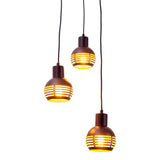 Lampe suspendue légère à 3 places "Casco" en métal en noir et or, avec des versions E27. Éclairage élégant pour le salon, la salle à manger ou la cuisine.