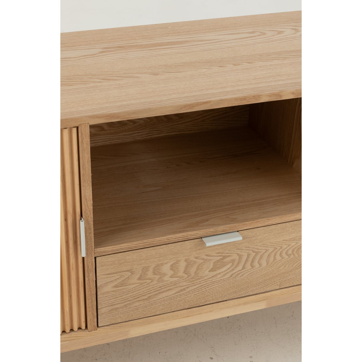 Armoire J-Line Round sur fond neutre